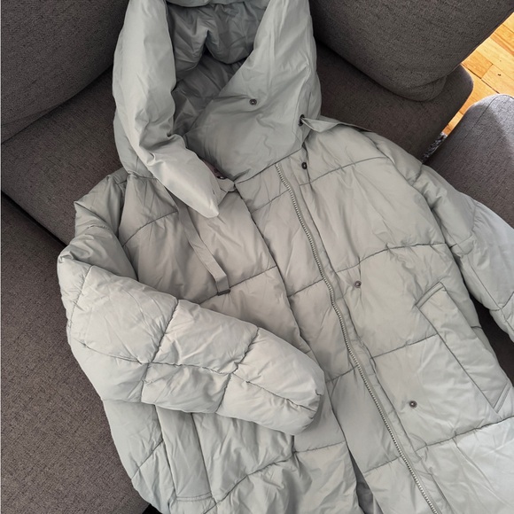 BCBGeneration Puffer Jacket - Picture 4 of 6